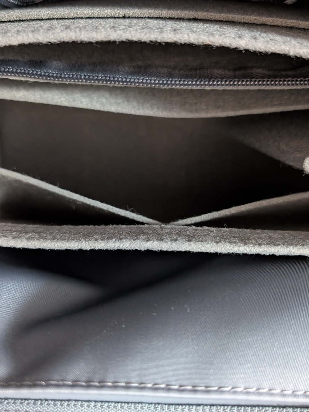 Longchamp Le Pliage Medium in Slate Gray - Picture 9 of 9